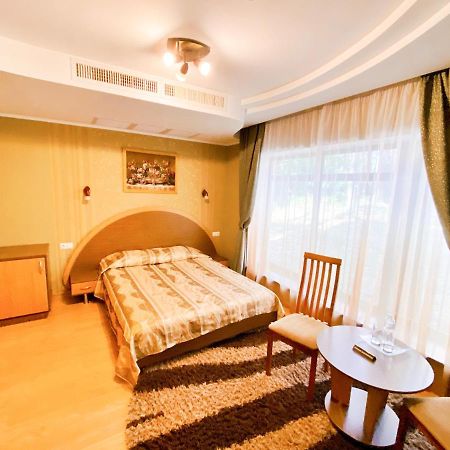 Hotel Complex Mukhomor Poltava Esterno foto