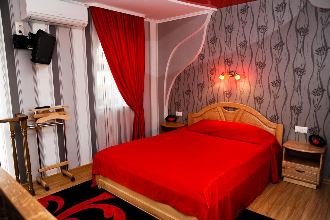 Hotel Complex Mukhomor Poltava Esterno foto