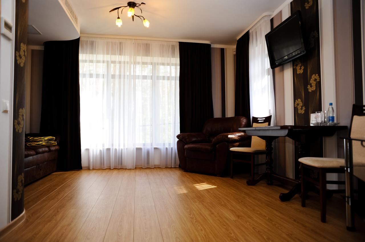 Hotel Complex Mukhomor Poltava Esterno foto