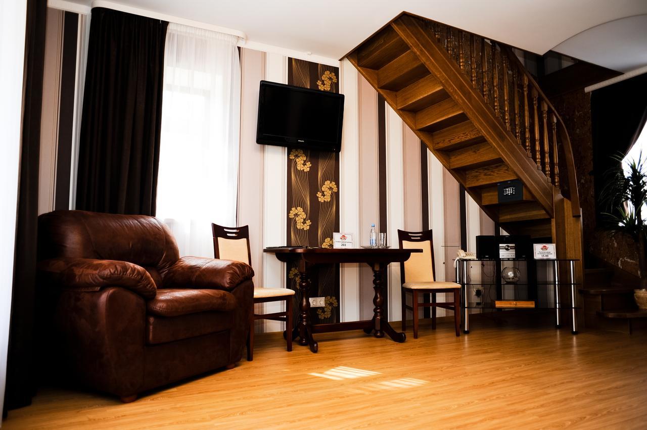 Hotel Complex Mukhomor Poltava Esterno foto